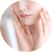 「シワやたるみが増える原因とは？」